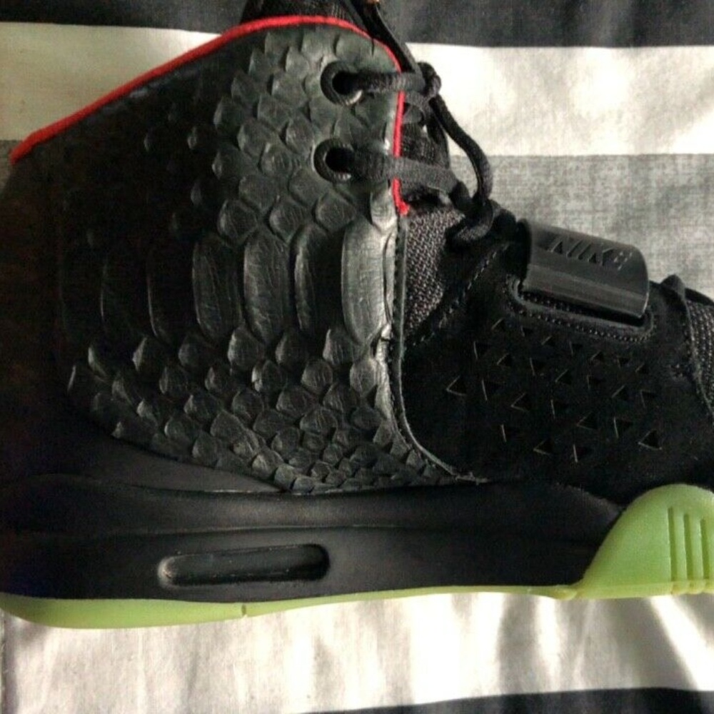 nike air yeesy 2